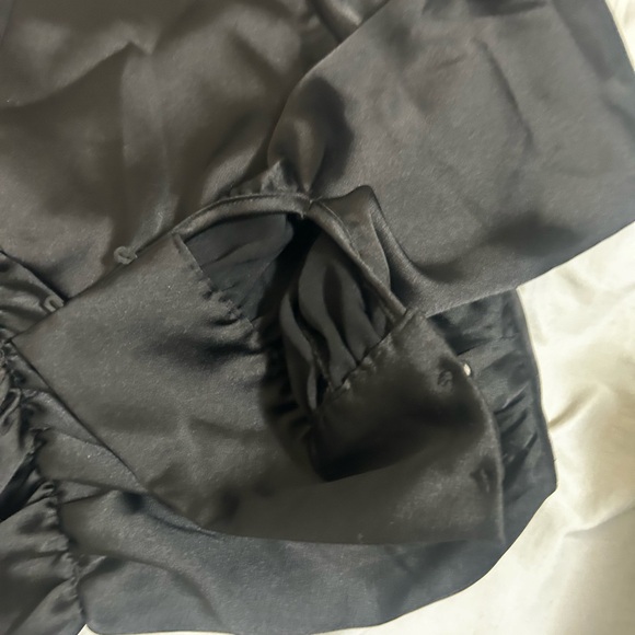 Dynamite silk long sleeve blouse - Picture 4 of 6